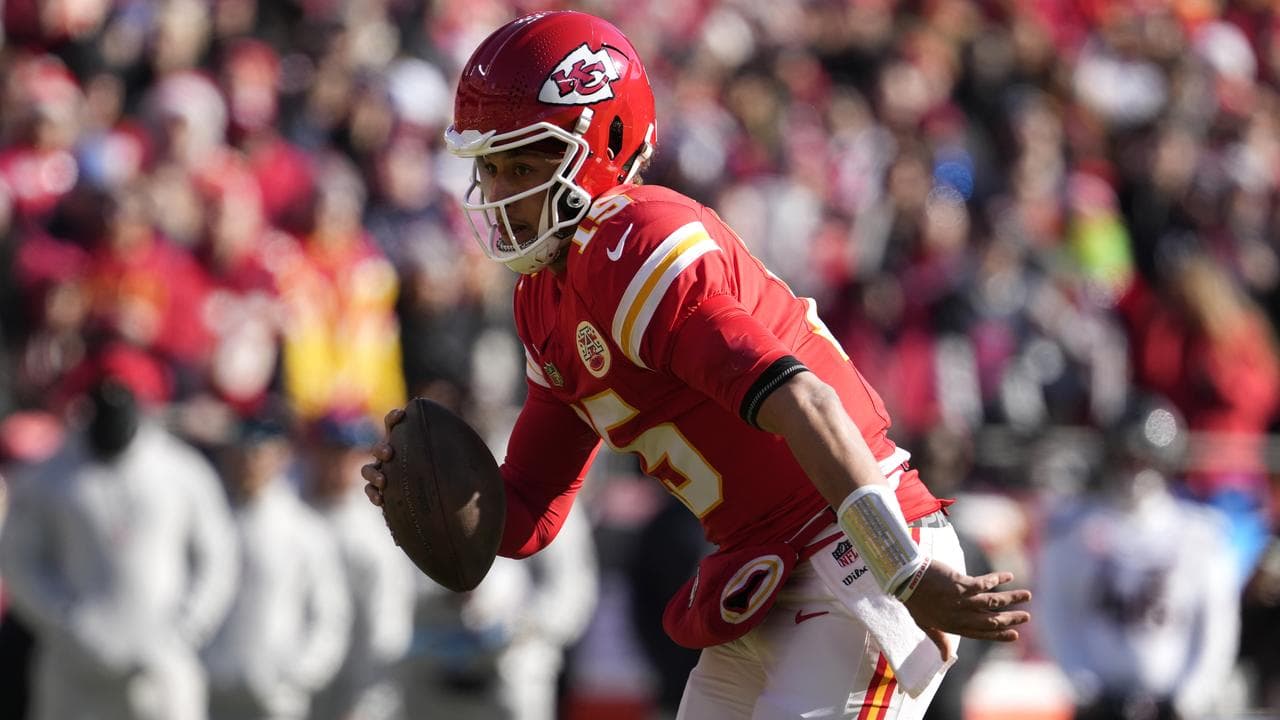 Patrick Mahomes boosts Chiefs toward No.1 seed in AFC Playoffs
