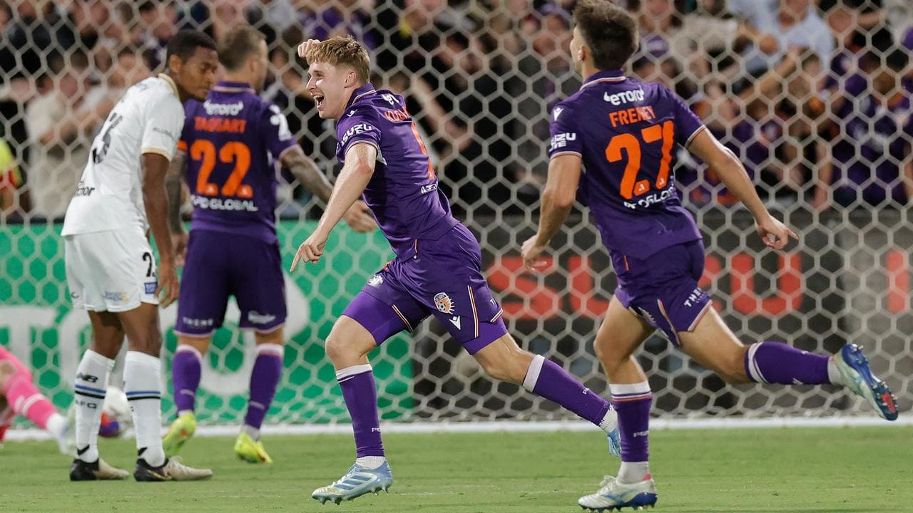Kucharski nails late stunner as Glory down Auckland FC
