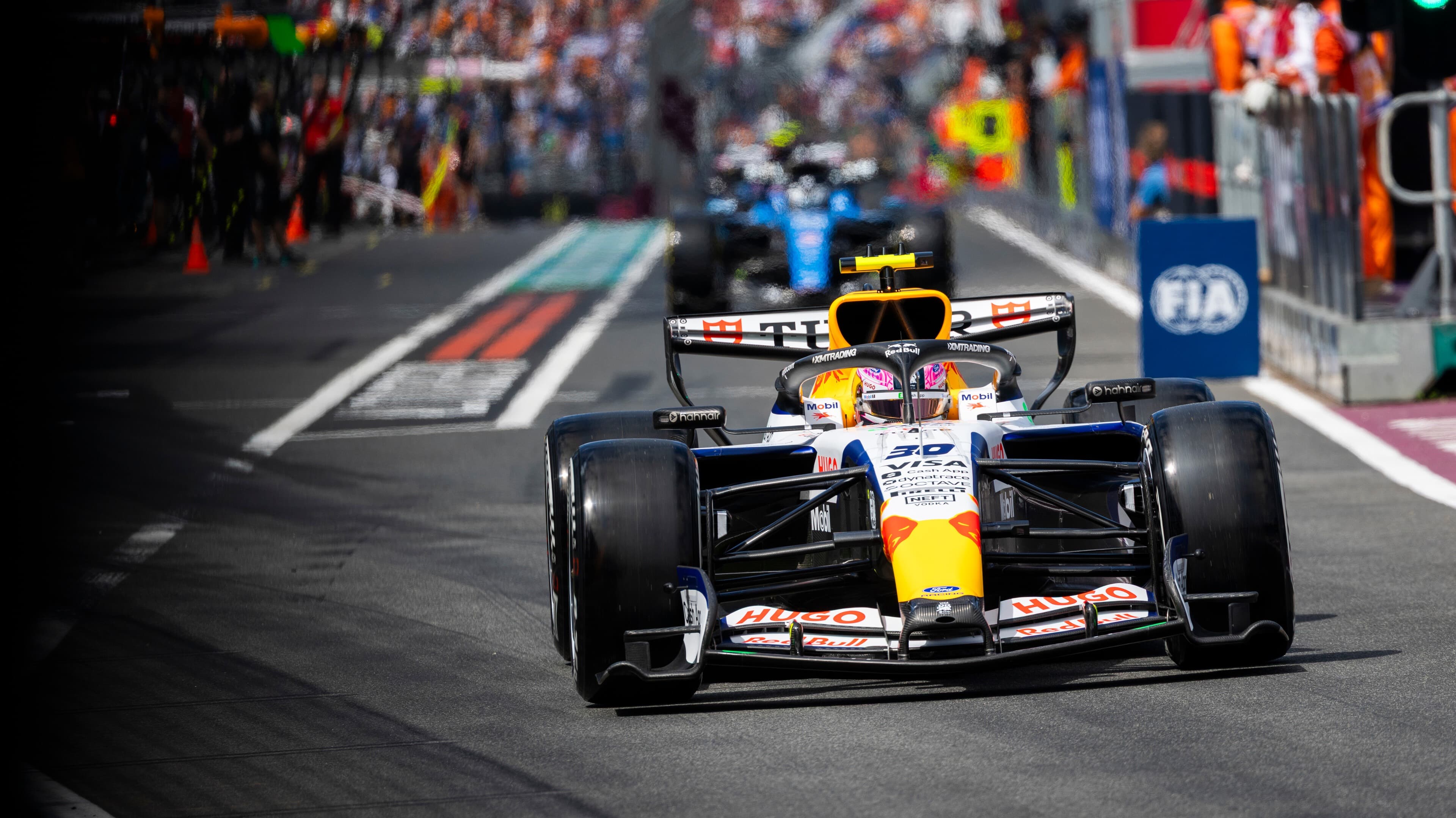 Mercedes lock out front-row, Lawson qualifies eighth for Australian GP