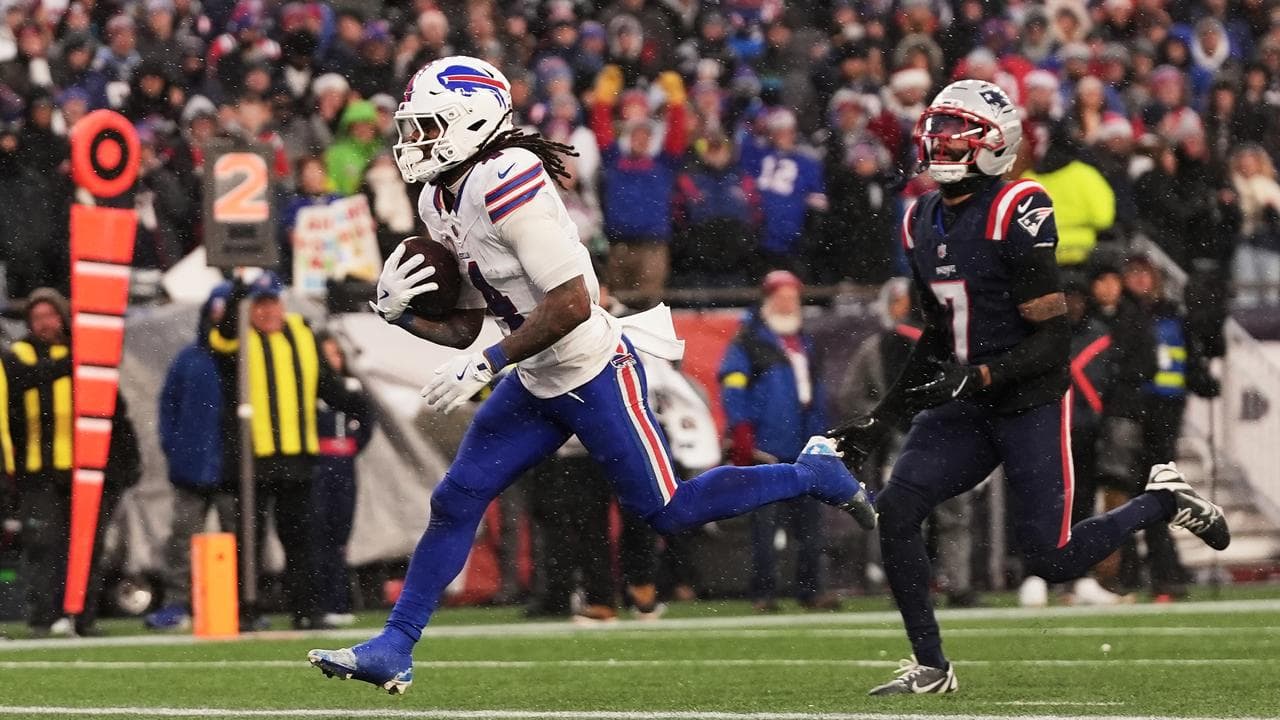 Bills stun Patriots, Chiefs out of playoffs race