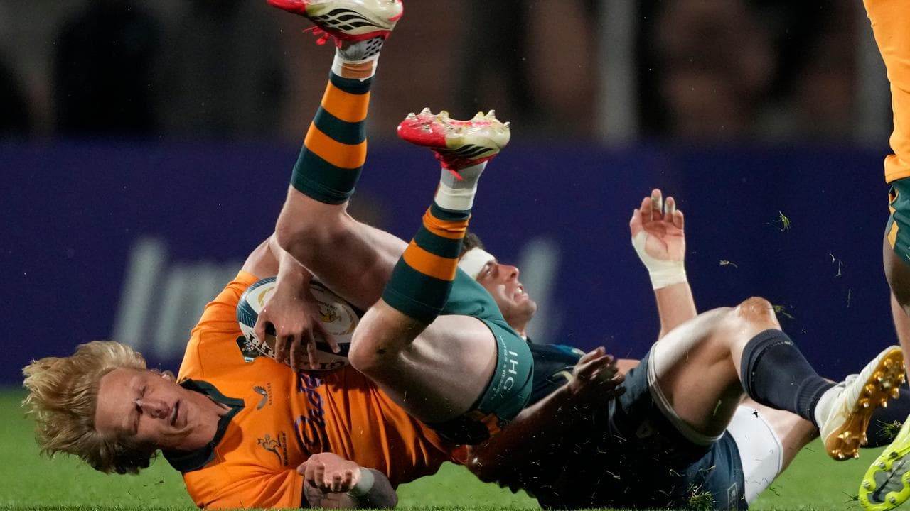 Gordon injured, Wallabies' draw lets Pumas 'off hook'