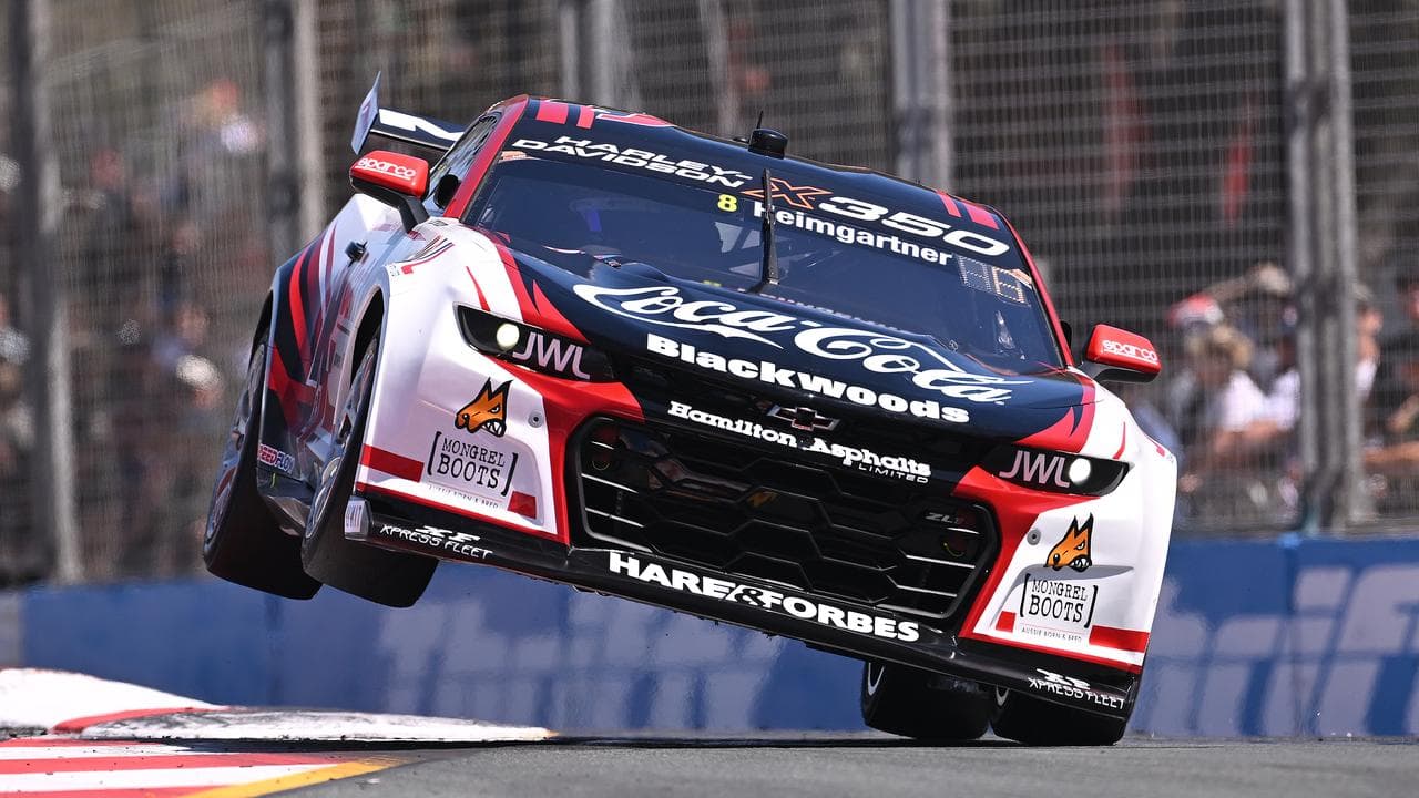 Kiwi drivers make fast start in NZ Supercars practice