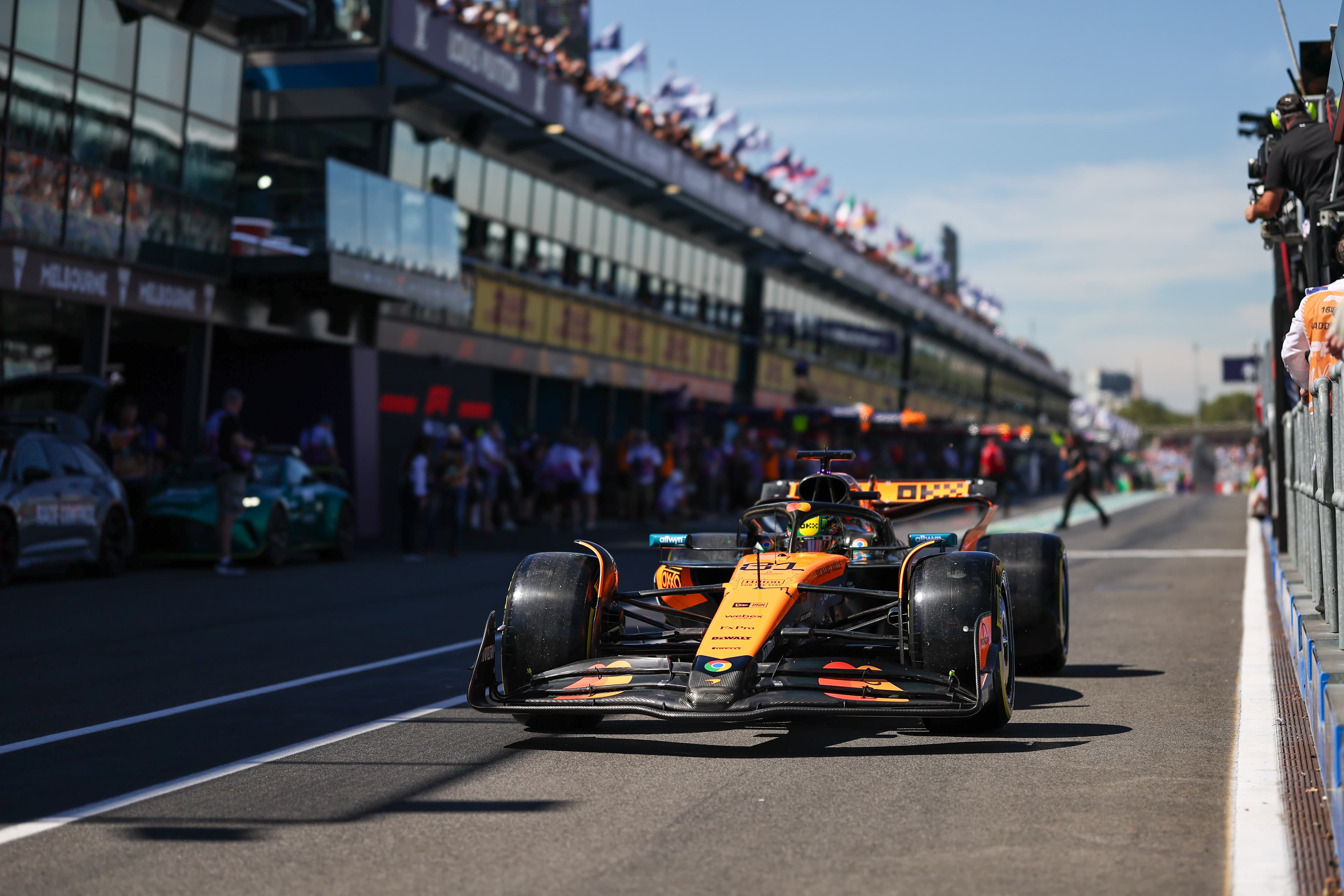 Piastri submits promising performance leading into Saturday's first qualifying of the year