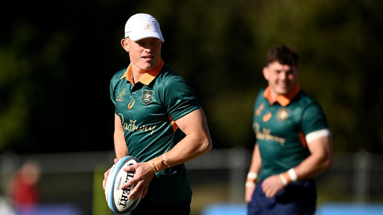 Schmidt dilemma: Edmed waits on Wallabies' No. 10 woes