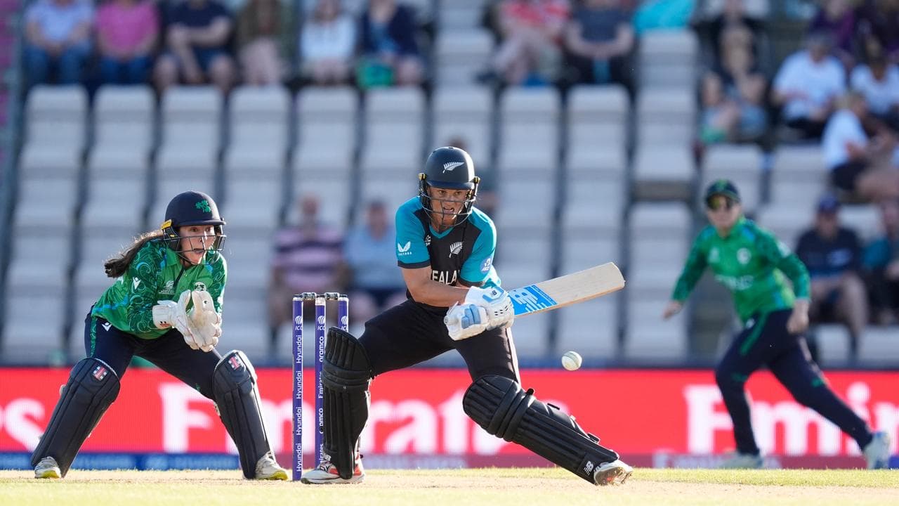 NZ win last-ball thriller to keep T20 Cup hopes alive