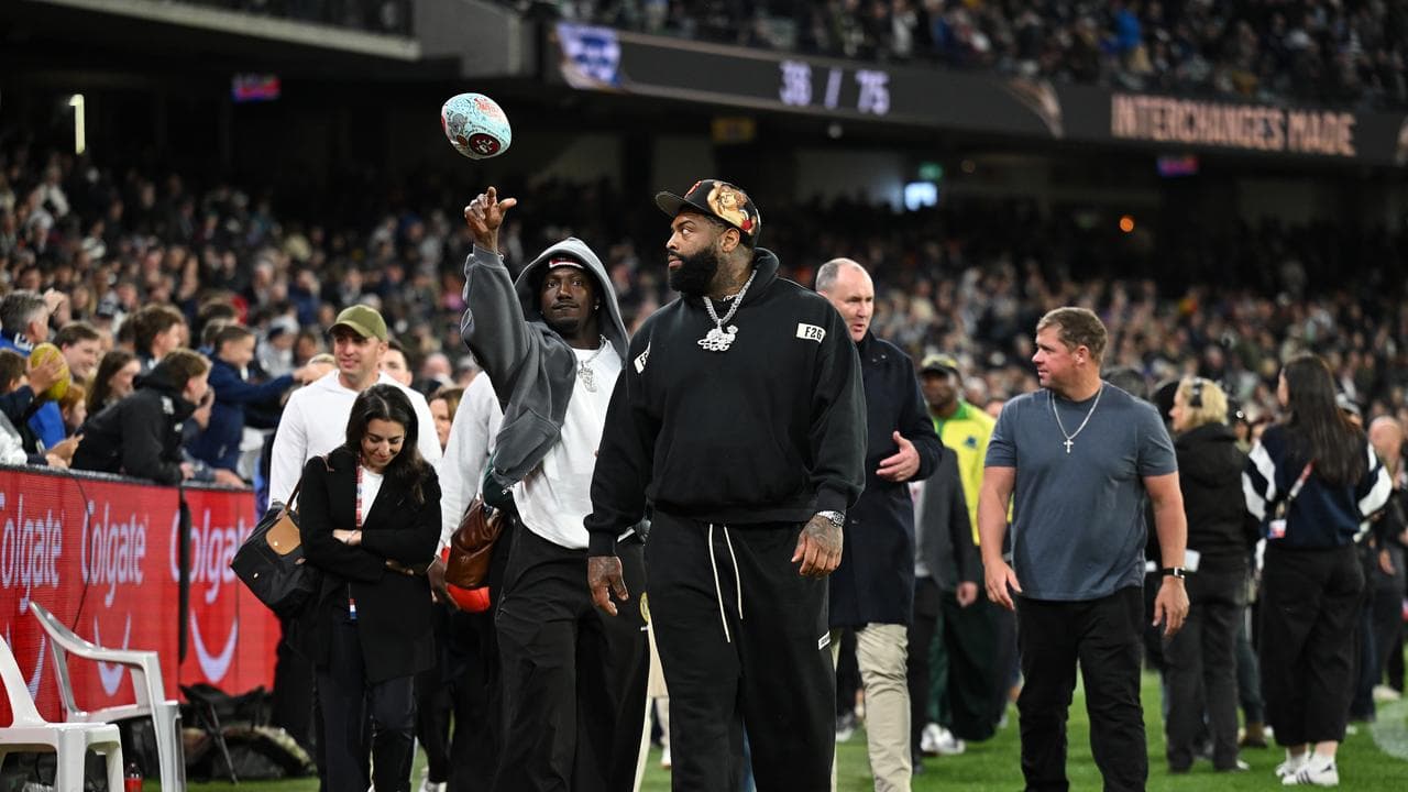 San Francisco 49ers arrive in Melbourne for NFL game