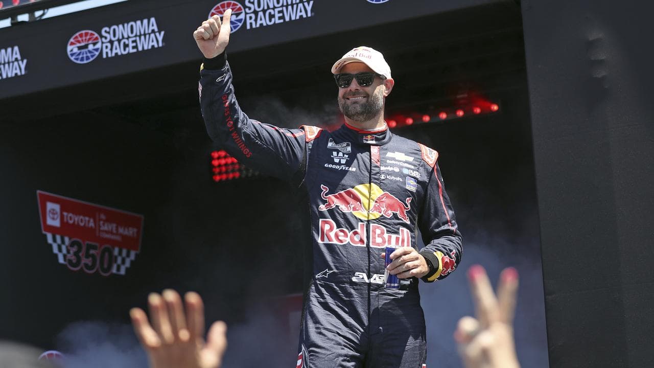 'That guy is unbelievable': SVG rules NASCAR roads