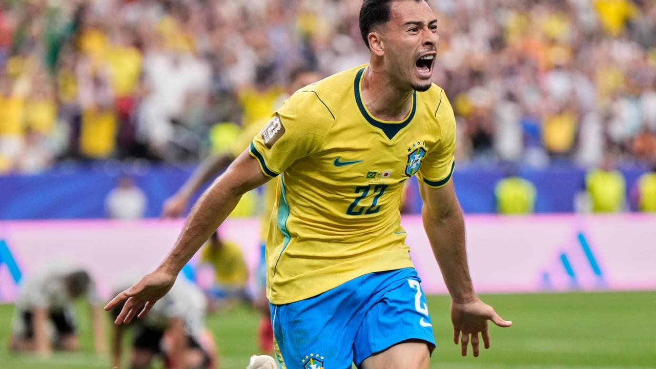Martinelli late show sees Brazil past heartbroken Japan