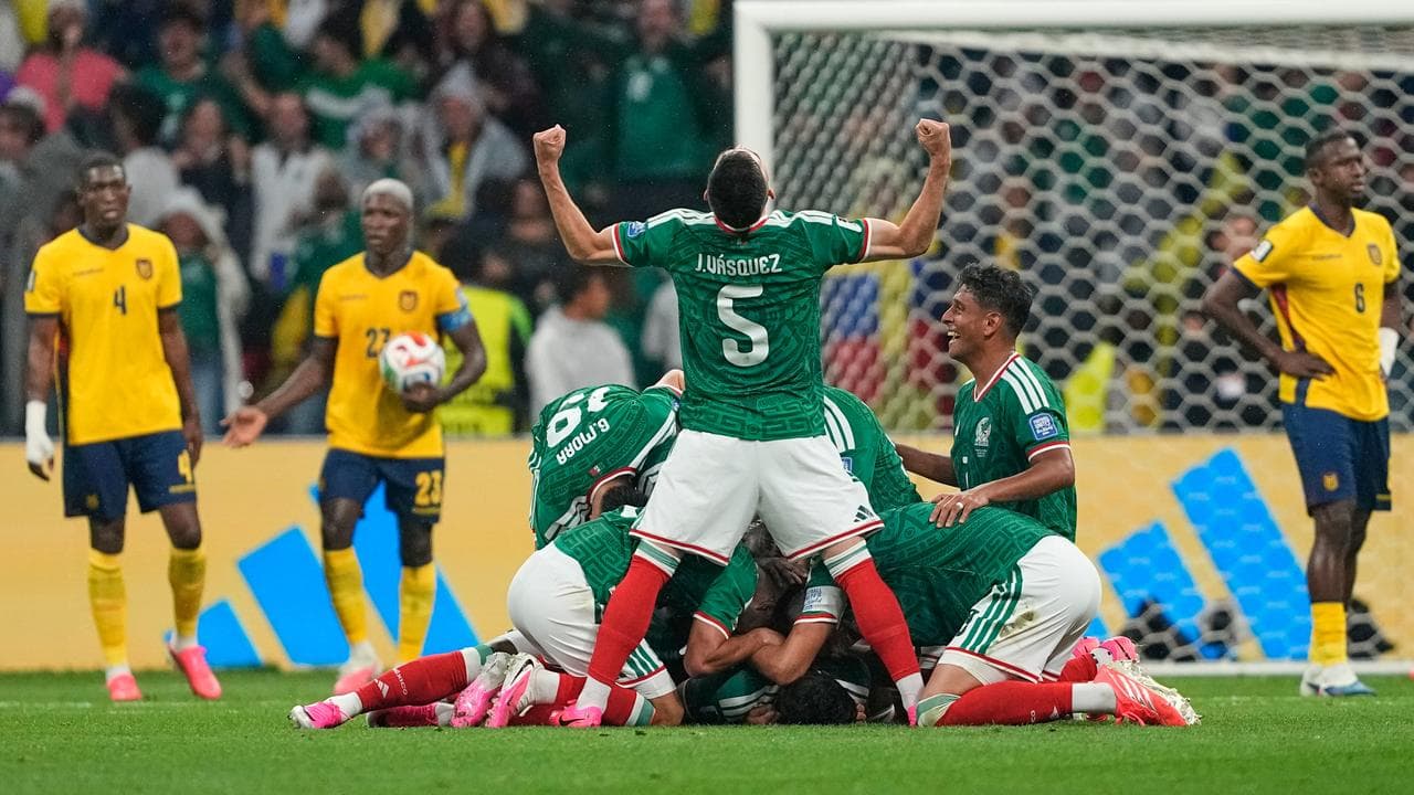 Mexico join fellow Cup co-hosts Canada in last 16