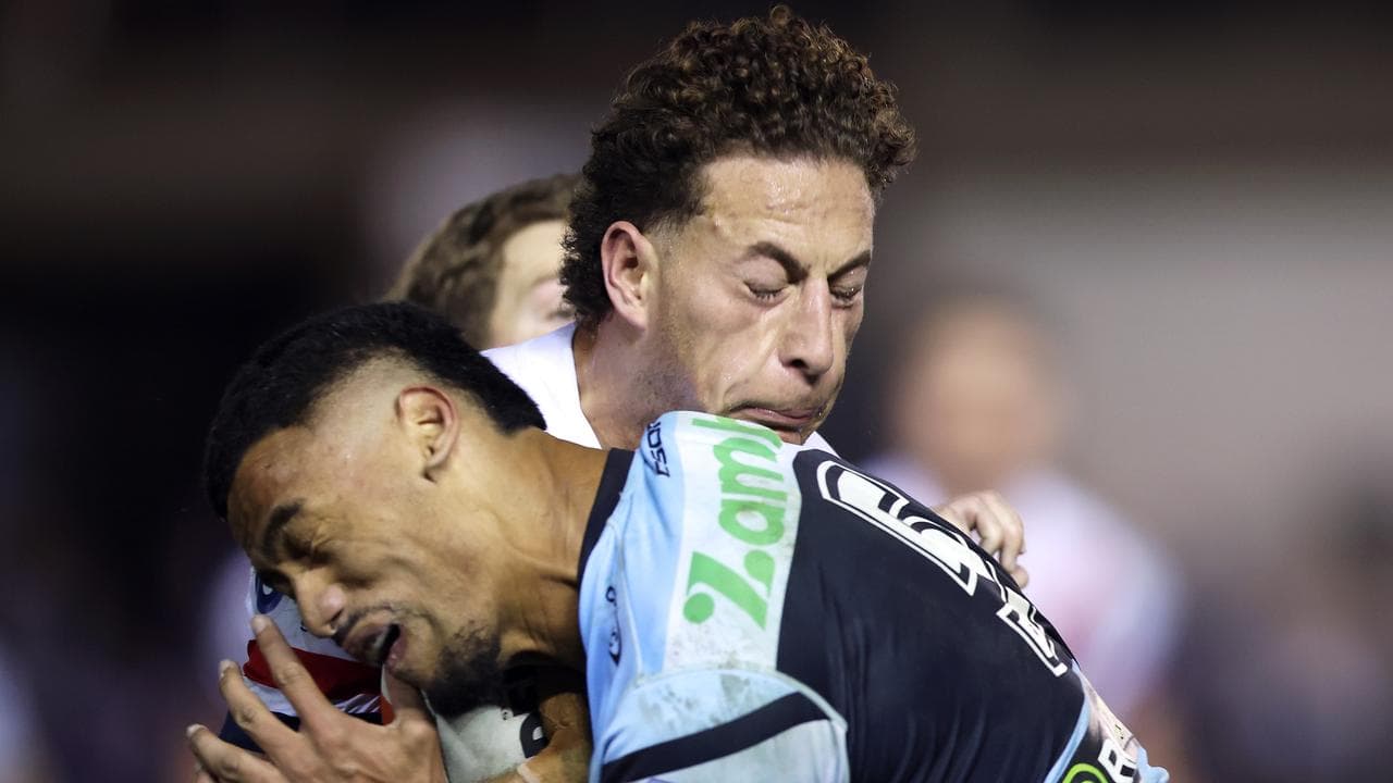 Sanity gone: Mulitalo can't stop himself against Chook