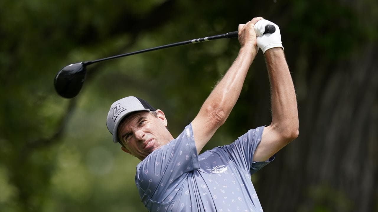 Kiwi Steven Alker runs away at Champions event