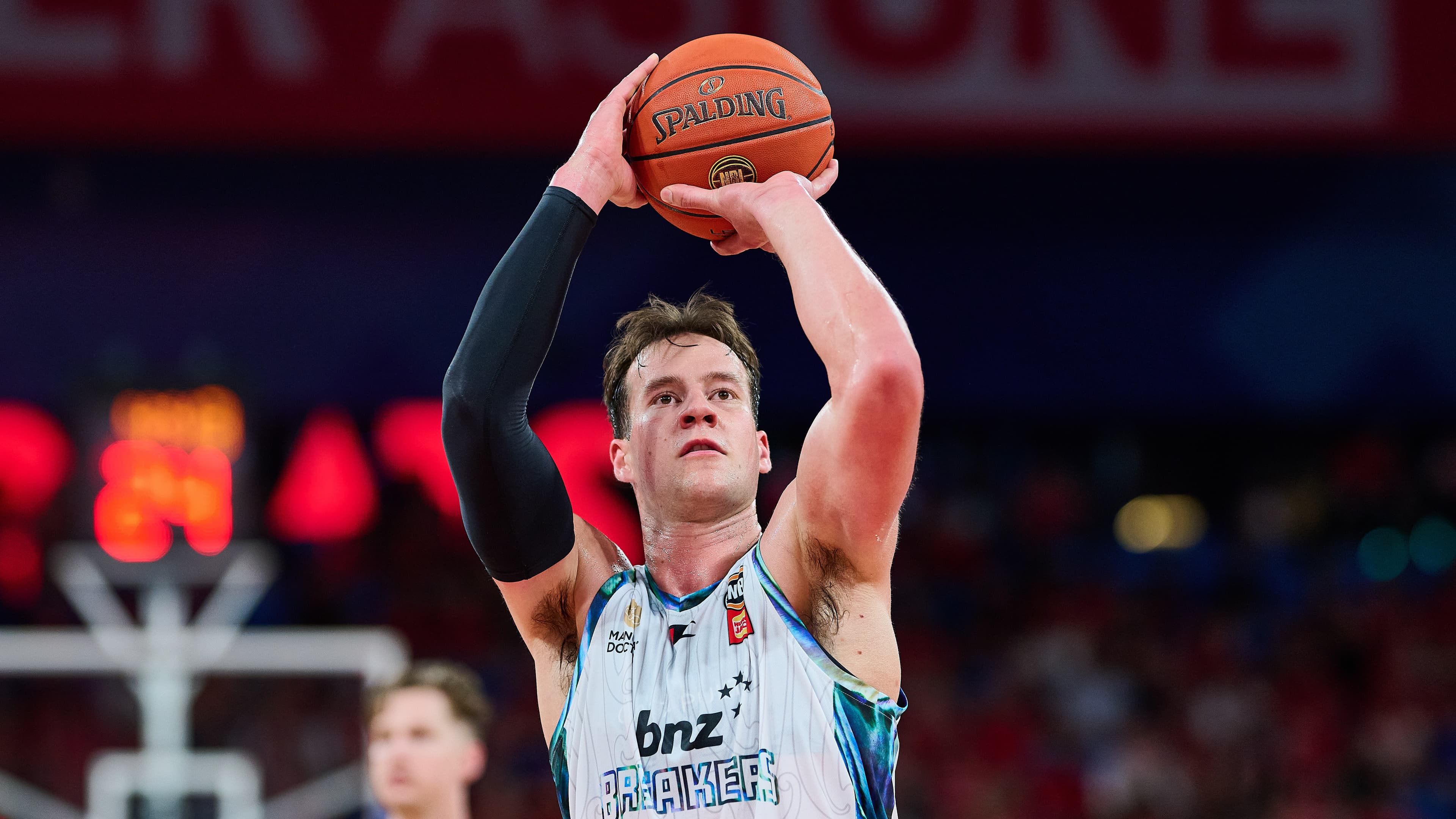 Mennenga recognised for breakout season with Breakers