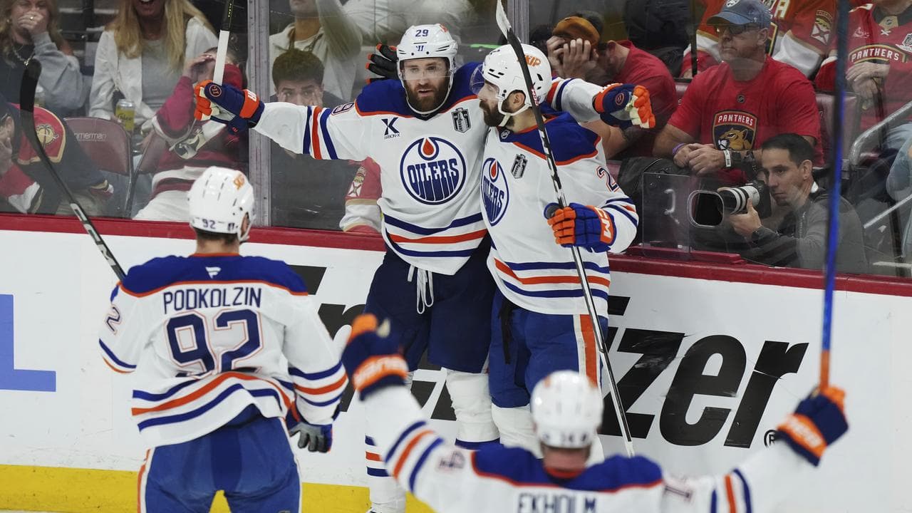 Another dramatic late twist in Stanley Cup Final