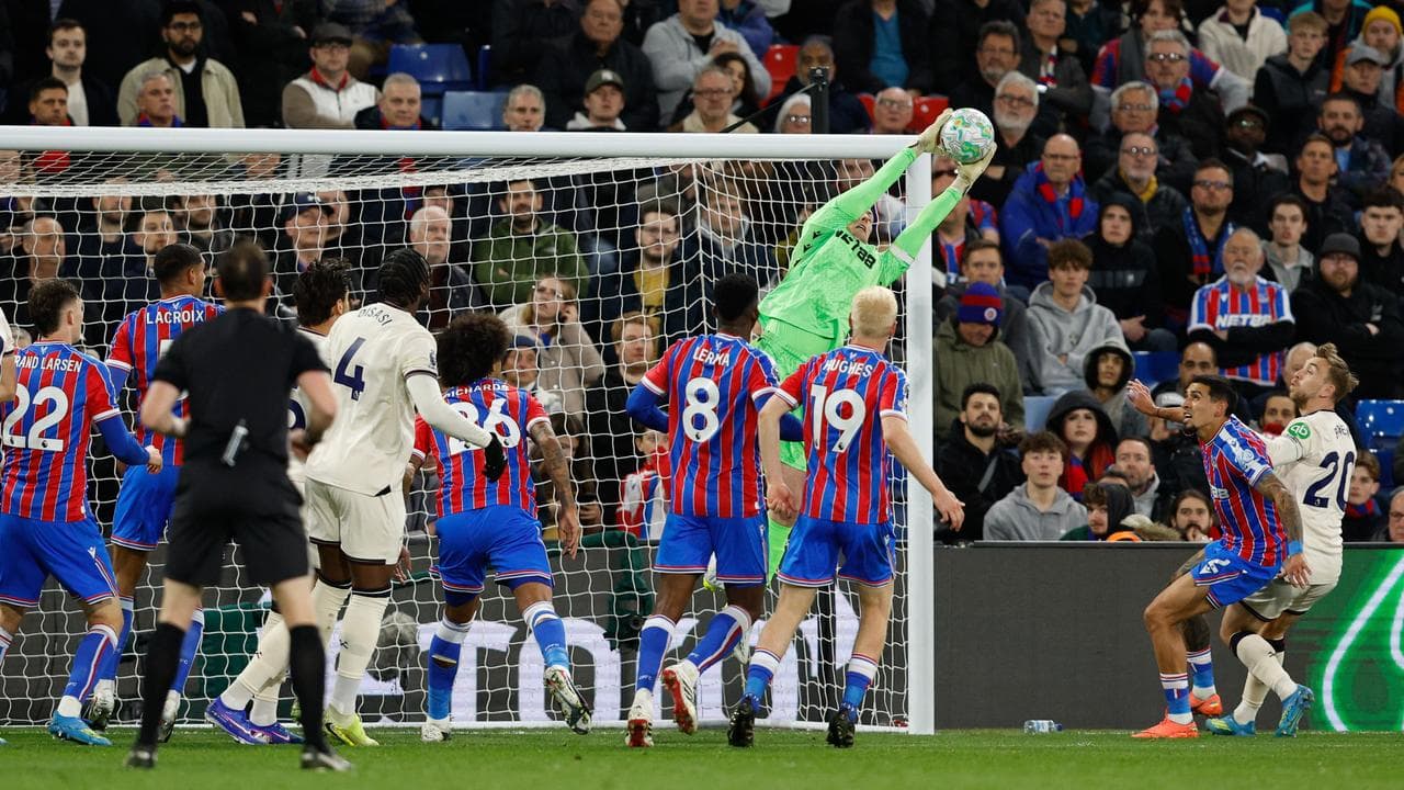 West Ham earn precious point at Palace to seal Wolves relegation