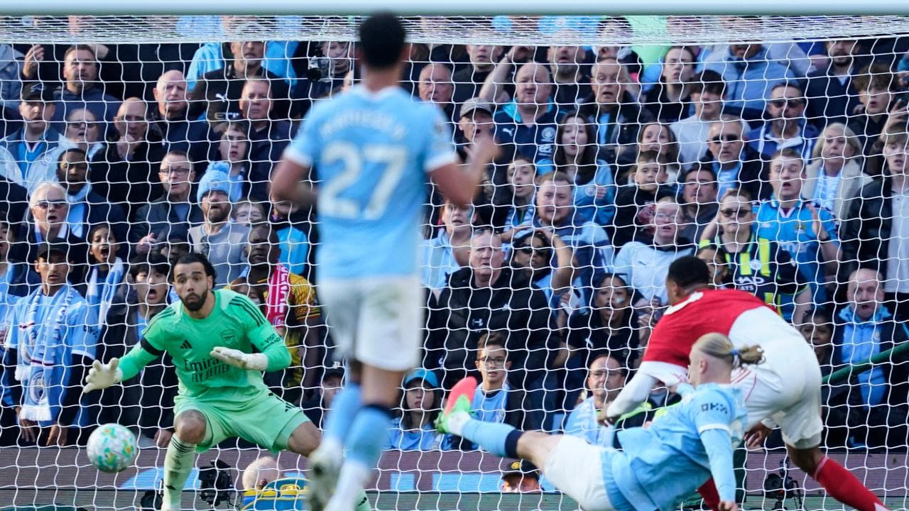 Haaland sinks Arsenal as title race swings City's way