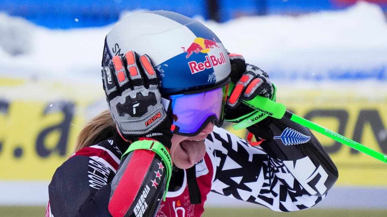 Robinson claims back-to-back World Cup giant slalom wins