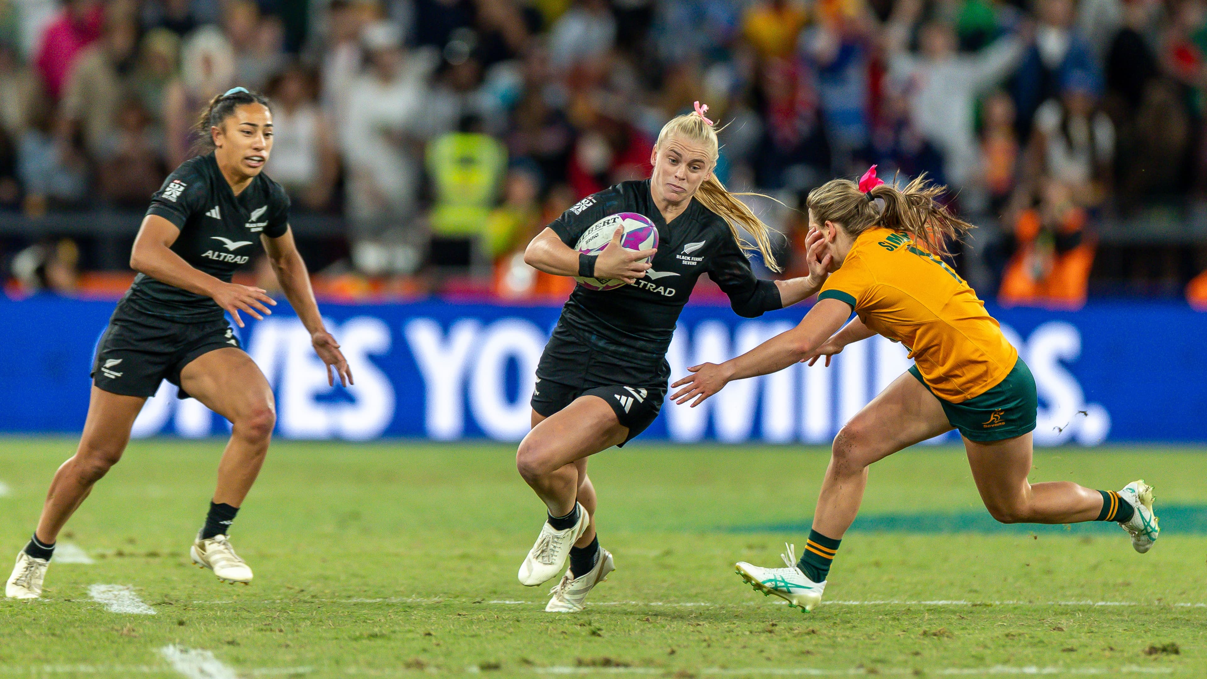 'She actually makes rugby look easy': Cocksedge lauds game-changing Black Ferns star