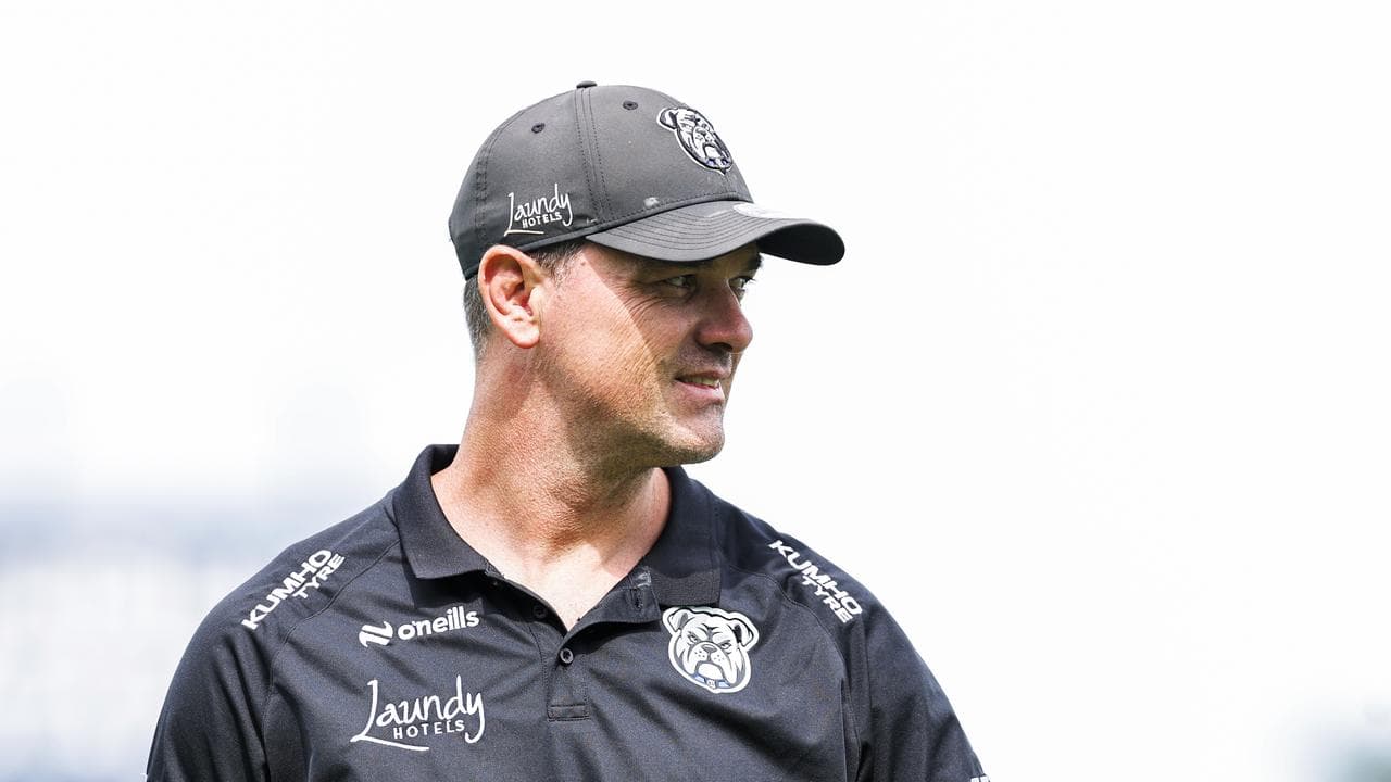 Coach injured by shattered glass at Canberra Stadium