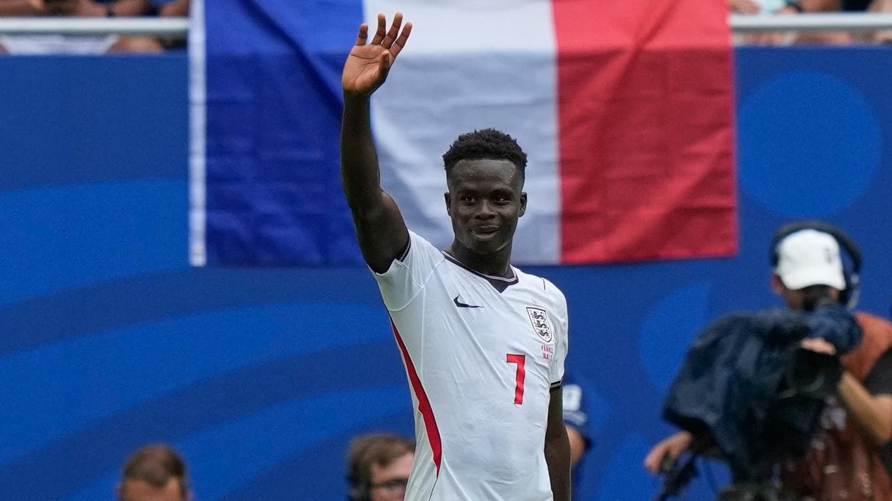 England win 10-goal Cup thriller in battle for bronze