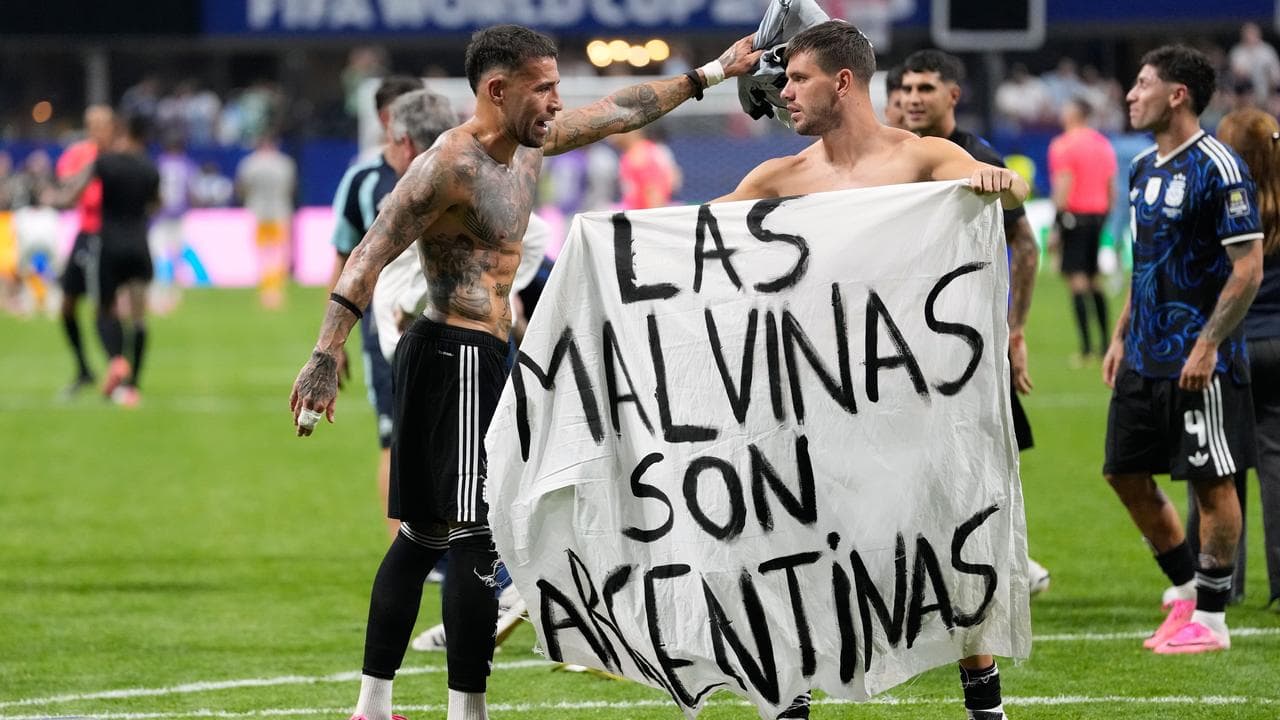 UK demand FIFA investigate Argentina's Malvinas banner