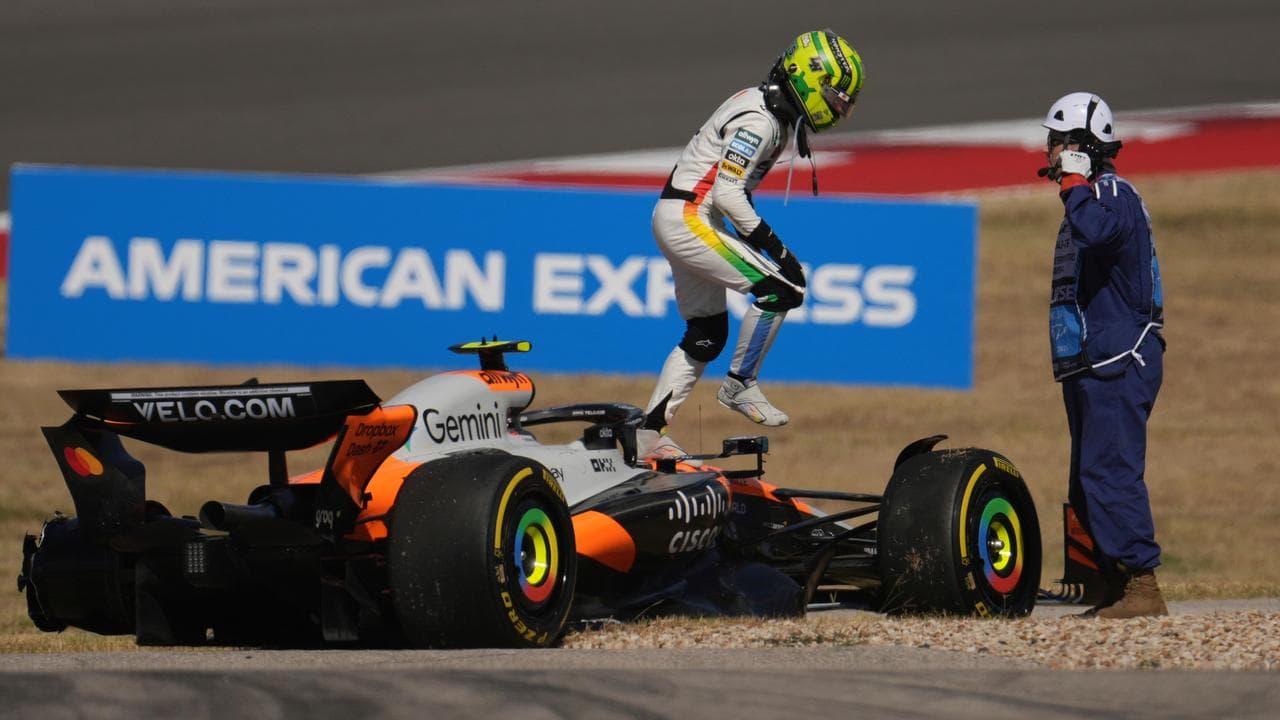 Piastri and Norris collide on first corner of US Grand Prix sprint