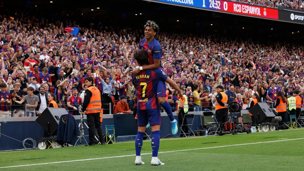 Barcelona stretch LaLiga lead, Bayern set German record