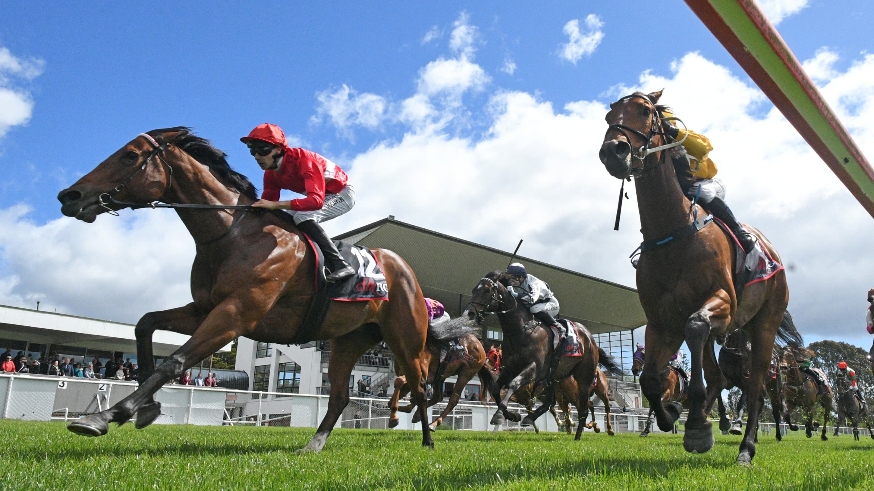 Rareza back with a vengeance at Ōtaki