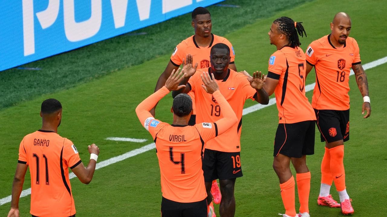 Netherlands cruise into last 32 with convincing win