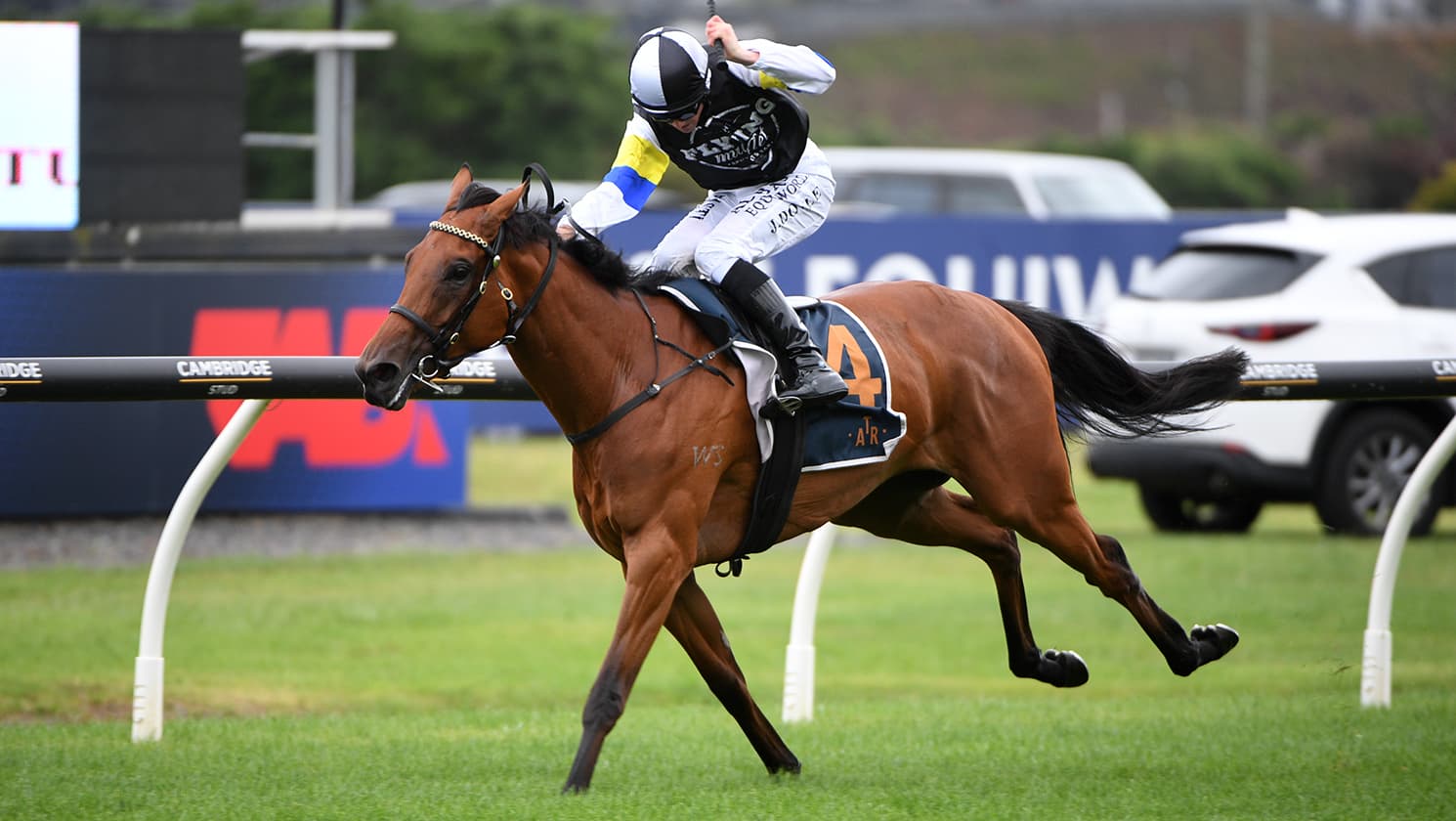 Tellum upsets in Eight Carat Classic