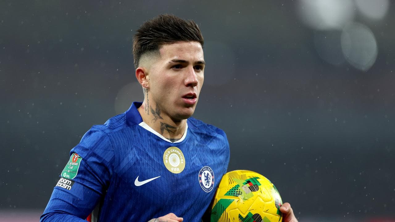Manchester City sign Fernandez on five-year deal