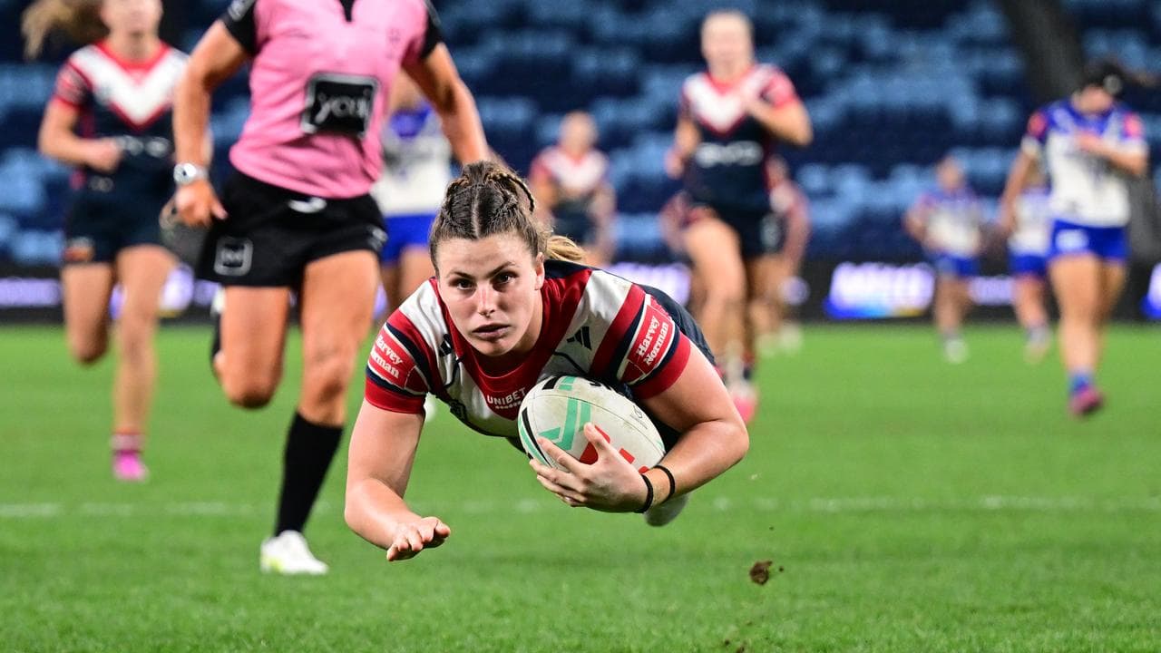 Roosters overcome Dogs scare to stay undefeated in NRLW