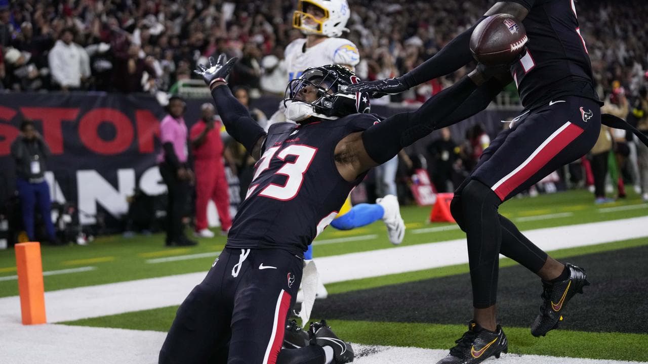 Texans and Ravens win NFL wild-card playoffs