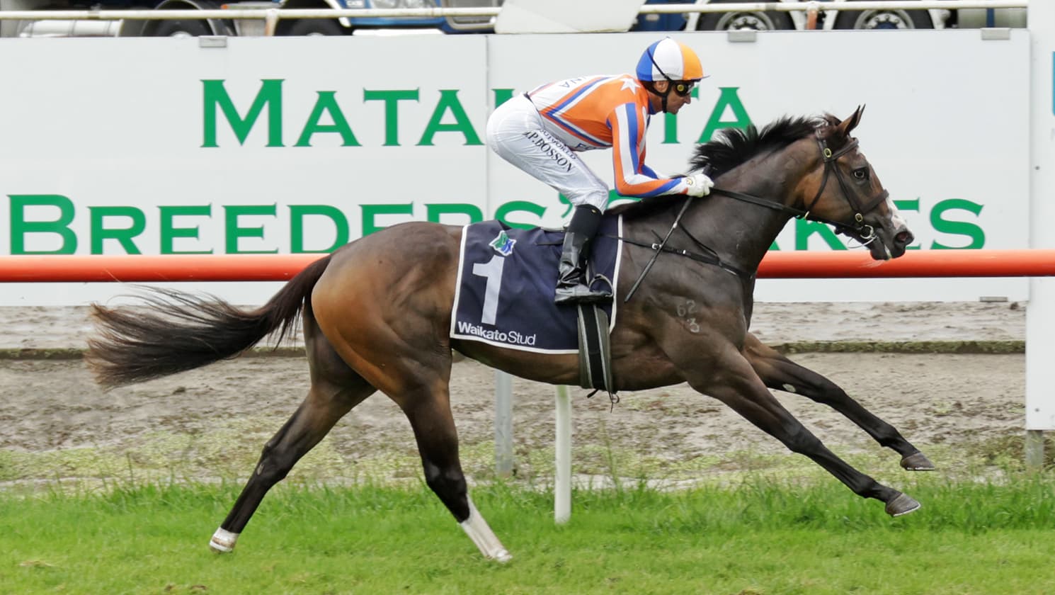 Lara Antipova continues unbeaten run