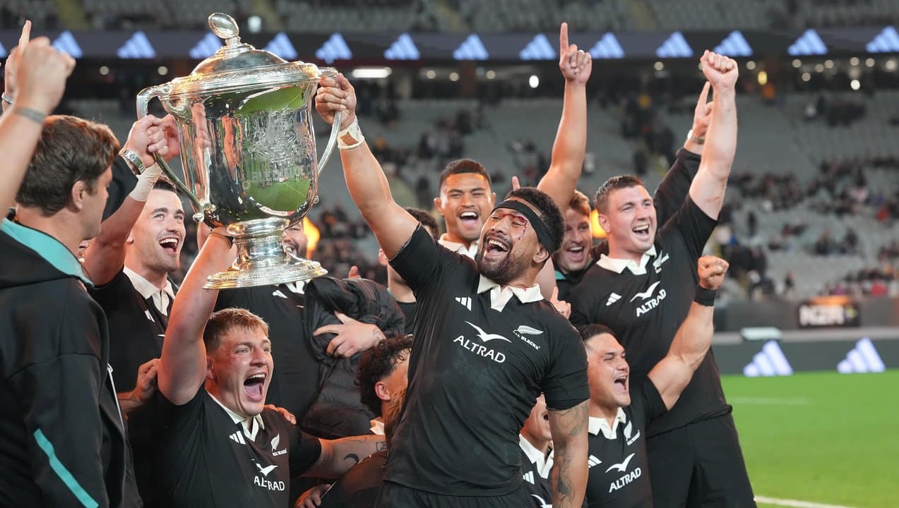 Wallabies blow Bledisloe hopes in Auckland, Roigard shines in All Blacks return