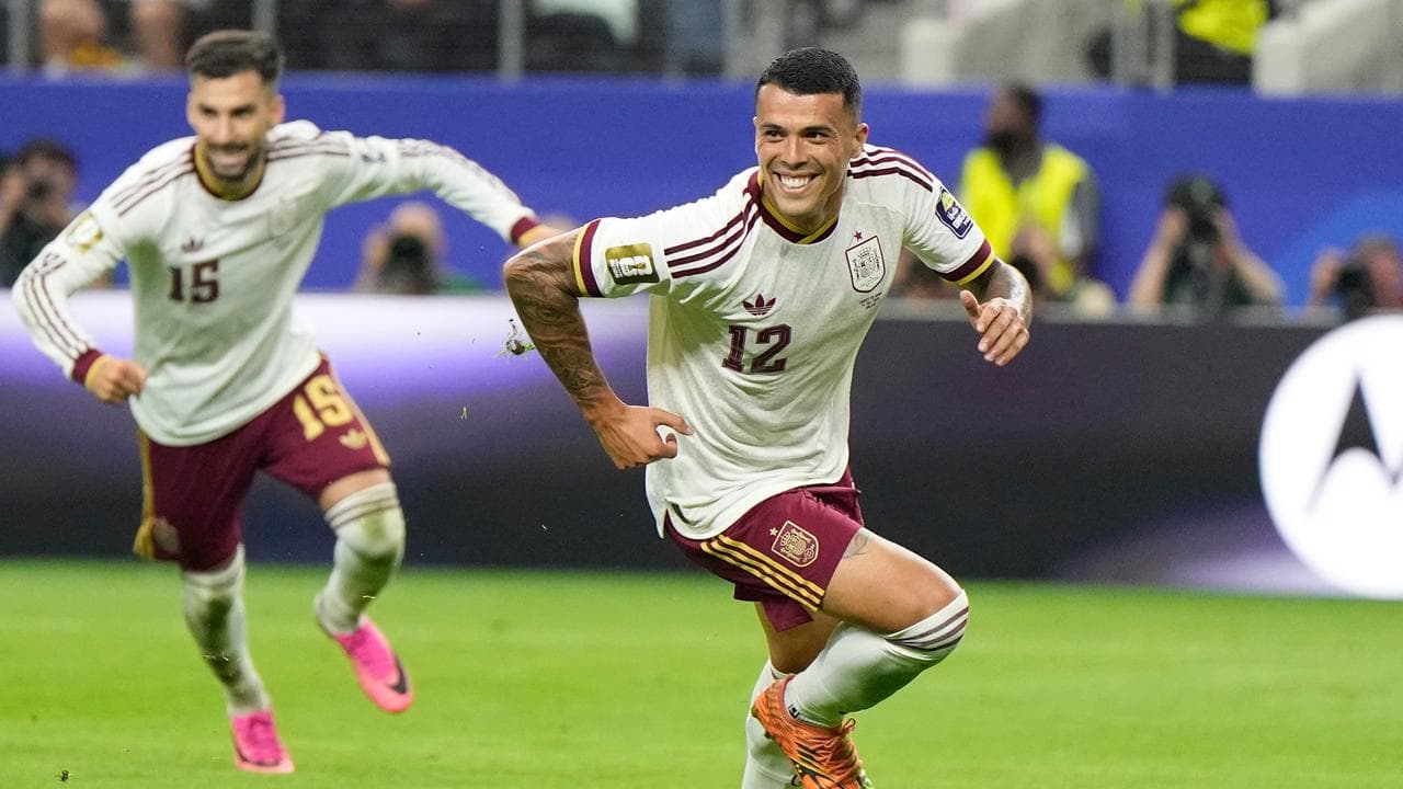 Euro champs sink flat France to reach World Cup final
