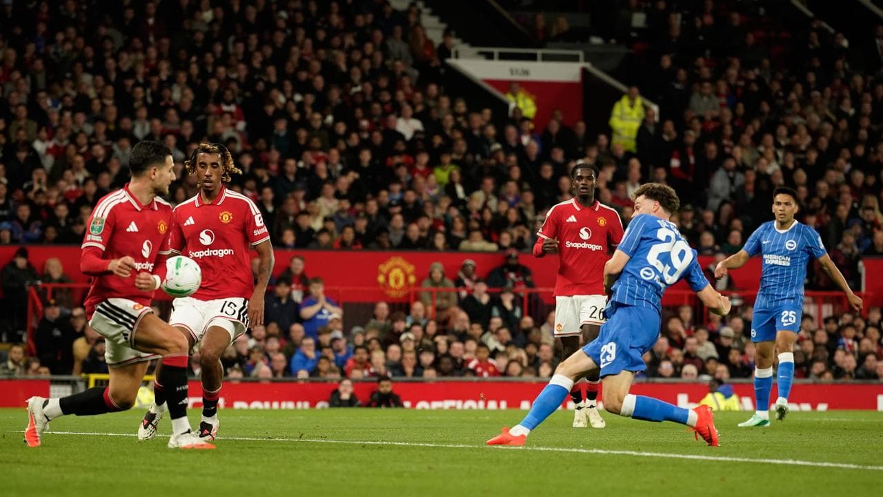 Boos ring at Old Trafford as Man Utd crash out of Cup