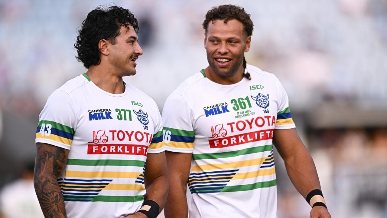 Star Raider responds to best friends' Warriors contract rumours