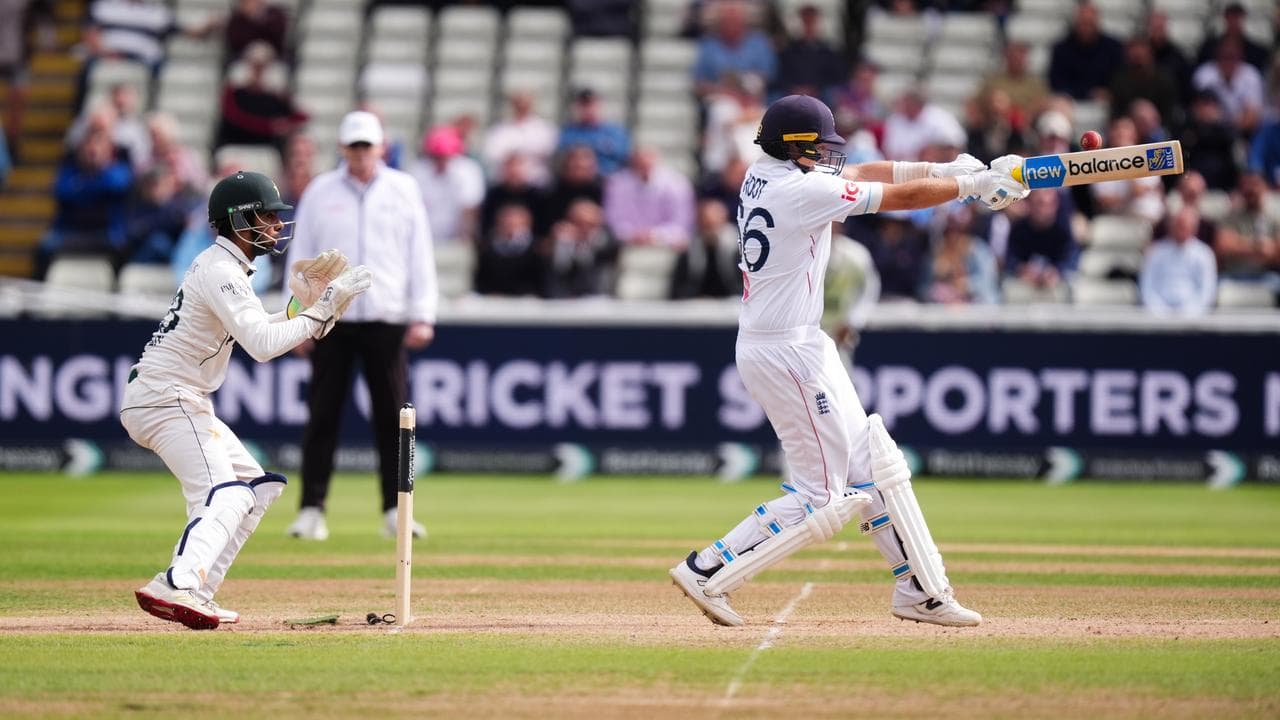 Root steers England to sweep of Pakistan