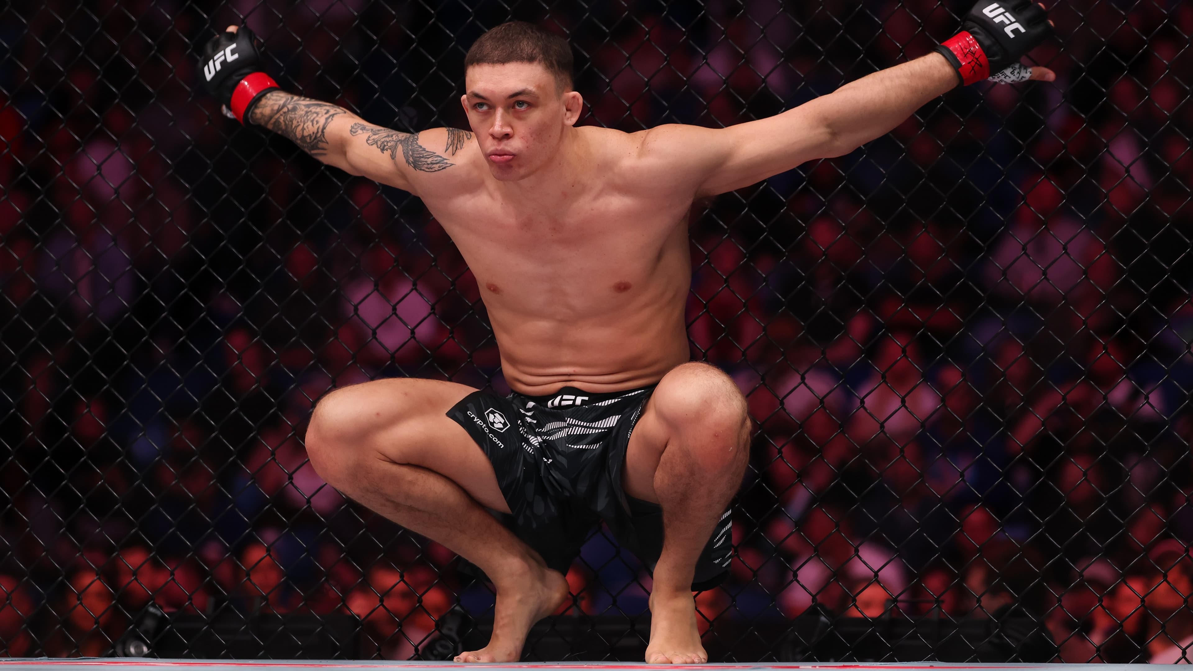 'I starve my distractions and feed my focus': Rising star Stirling eyes statement UFC win