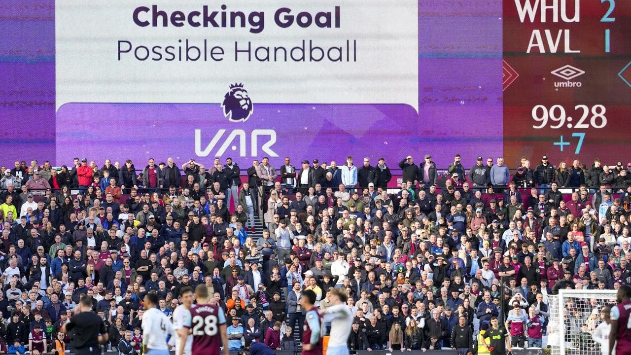 Survey reveals staunch opposition to VAR from Premier League supporters