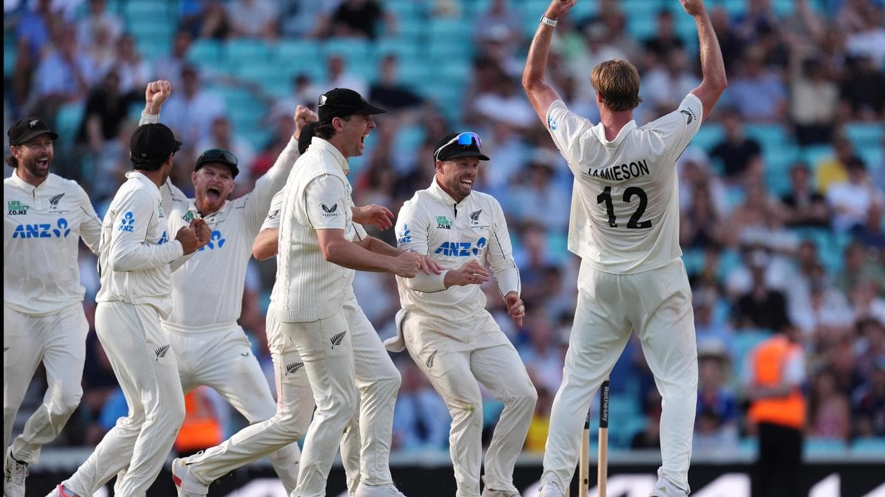England crumble as Blackcaps seal easy second Test win