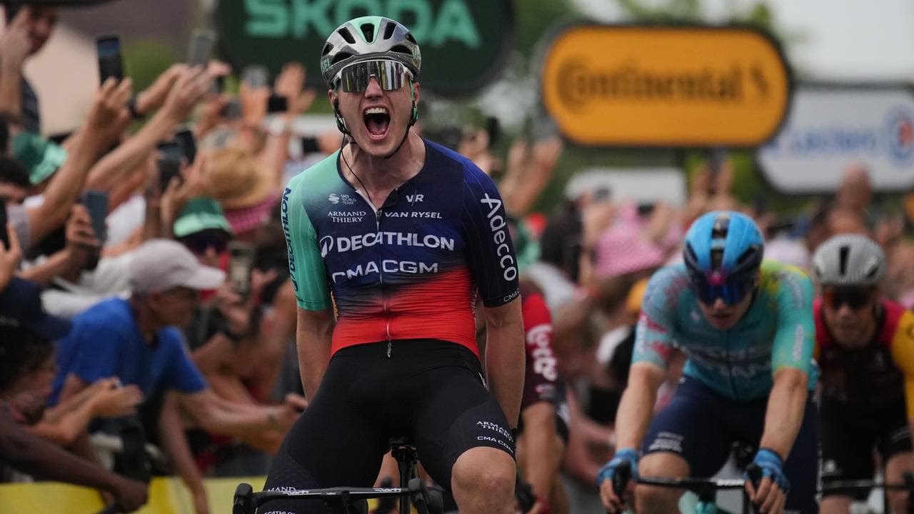 Flying Dutchman wins first Tour de France sprint finish