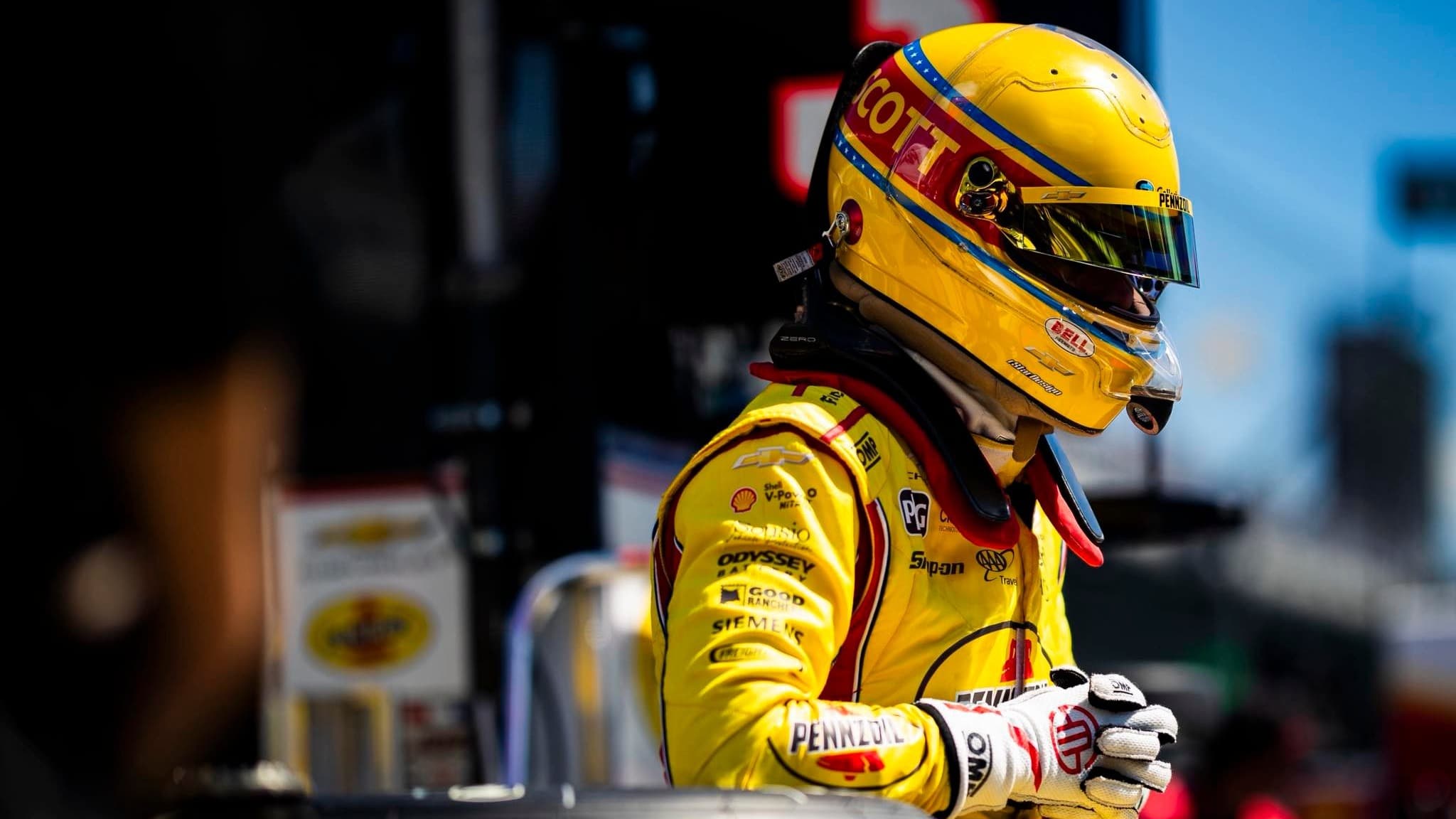 Rosenqvist surges late to win Indy 500, McLaughlin claims third