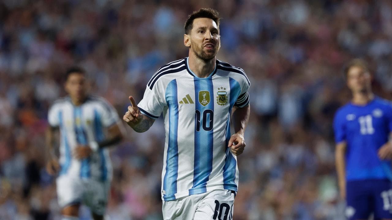 Messi returns from injury in boost for defending champs