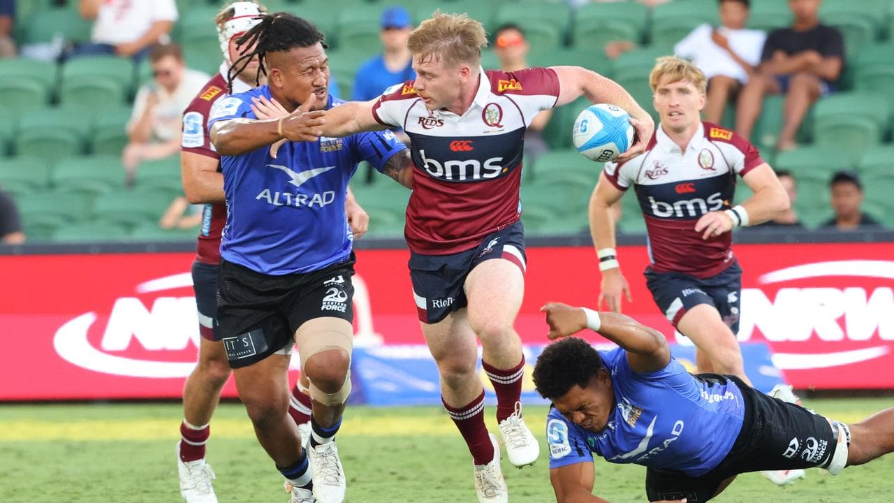 Lynagh benched for Chiefs clash, Suaalii's Tahs switch