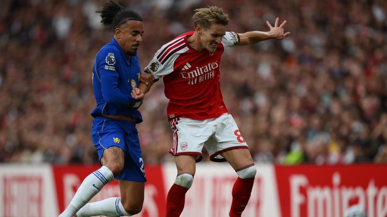Arsenal sink Chelsea as Man United drop more EPL points