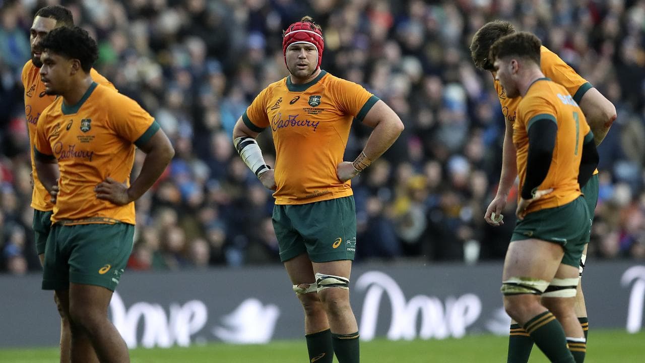 Wallabies' slam hopes hammered by Scots at Murrayfield