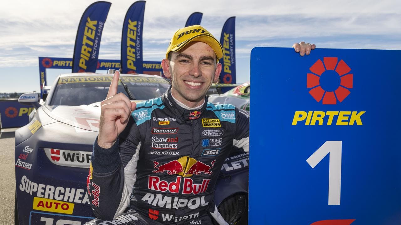 Broc Feeney sprints to Supercars lead with Tassie wins
