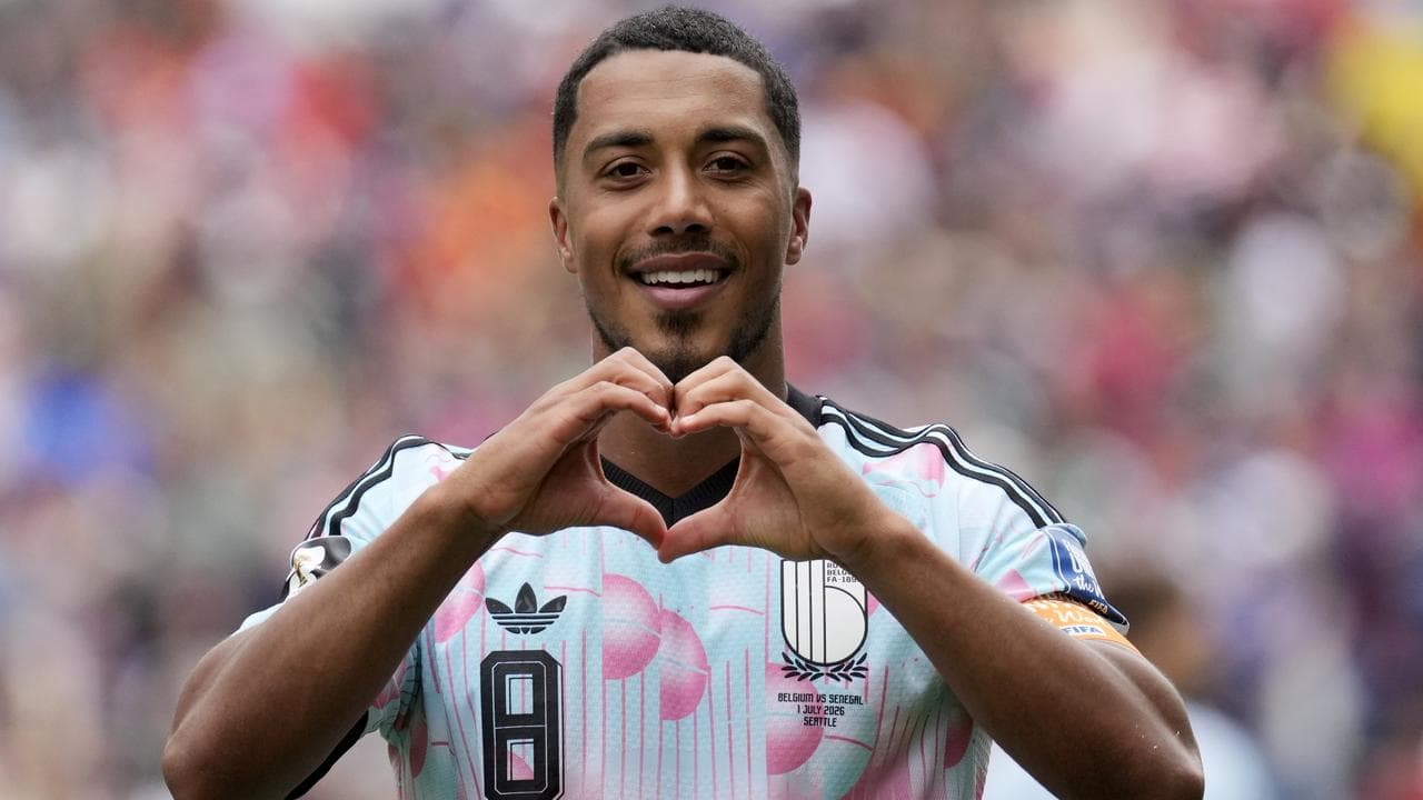 Late VAR drama helps Belgium past Senegal into last 16